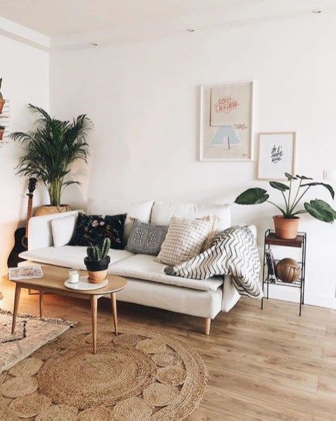 10 Great Decoration Examples For Small Living Spaces in Toronto