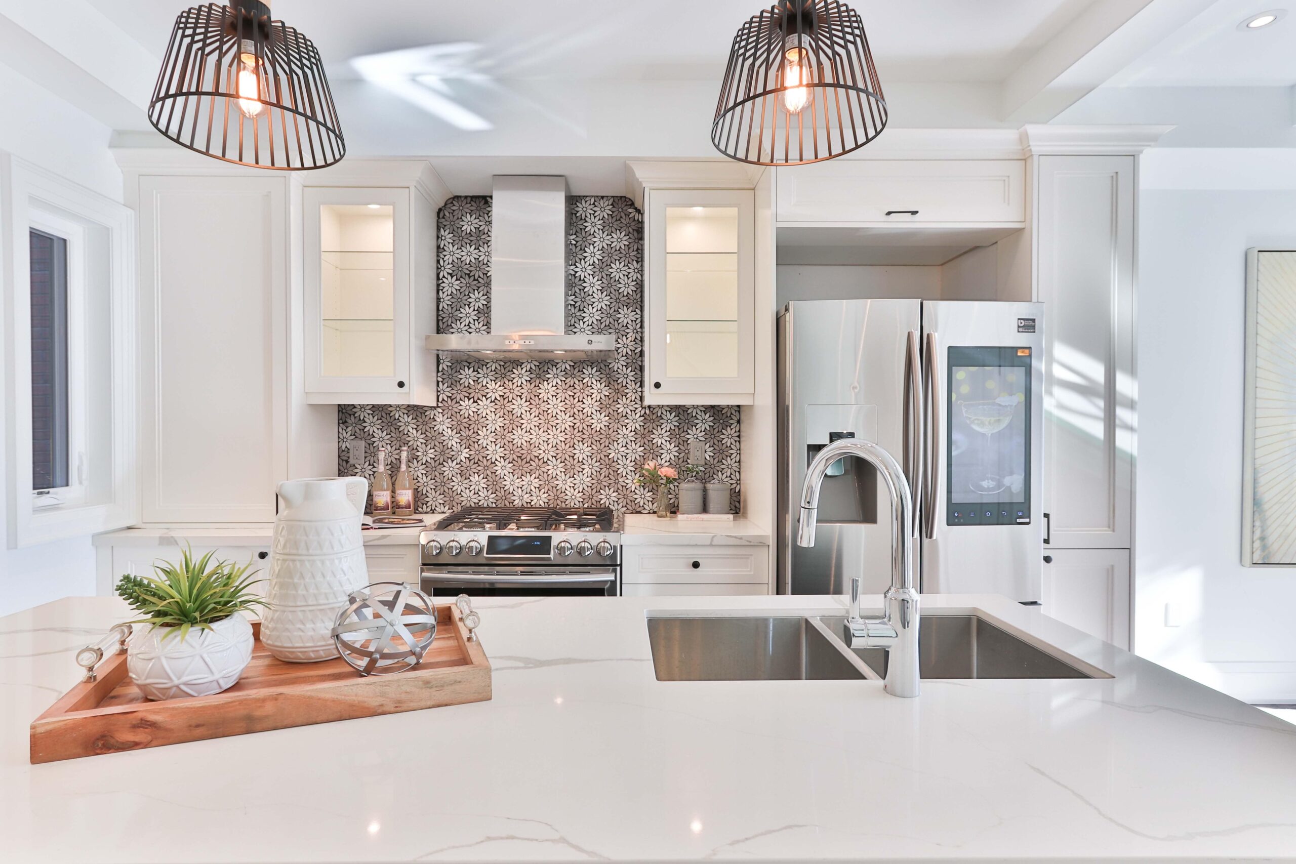 10 Great Decoration Examples For Small Living Spaces in Toronto