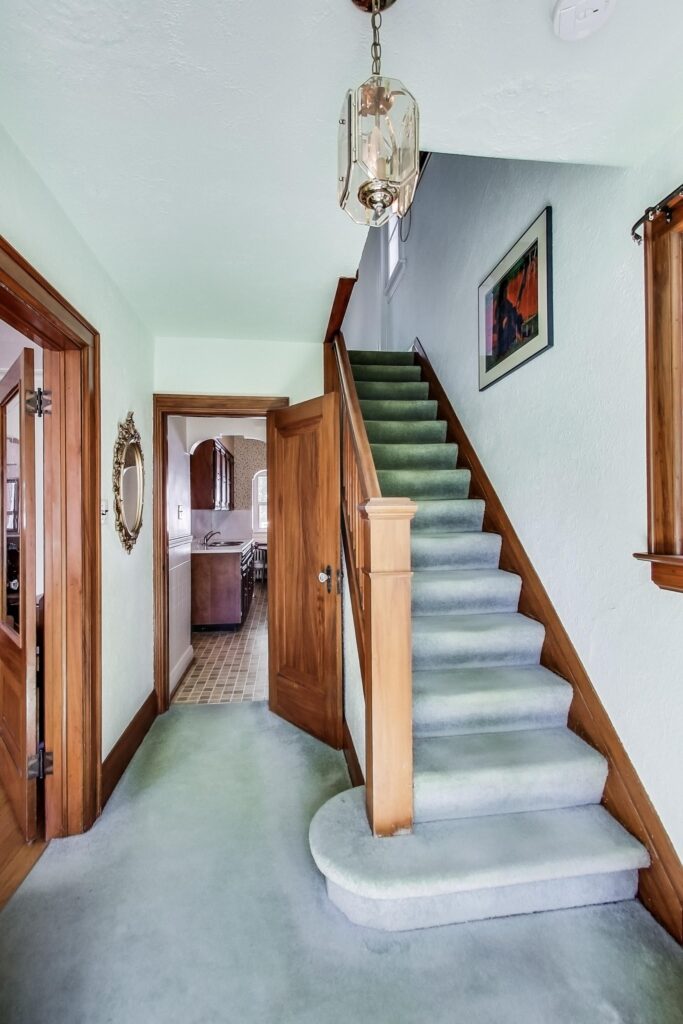Photo of 138 Airdrie Road