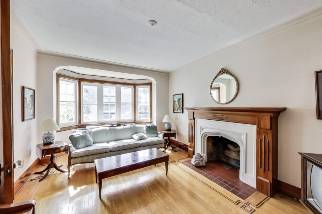Photo of 138 Airdrie Road