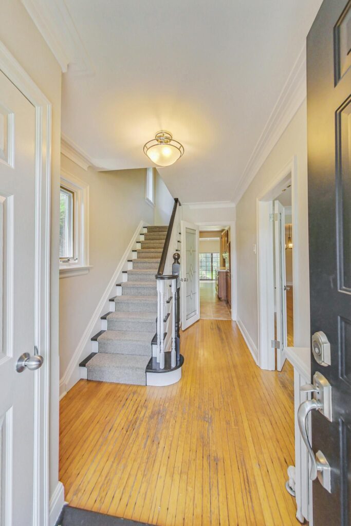 Photo of 2 Divadale Dr