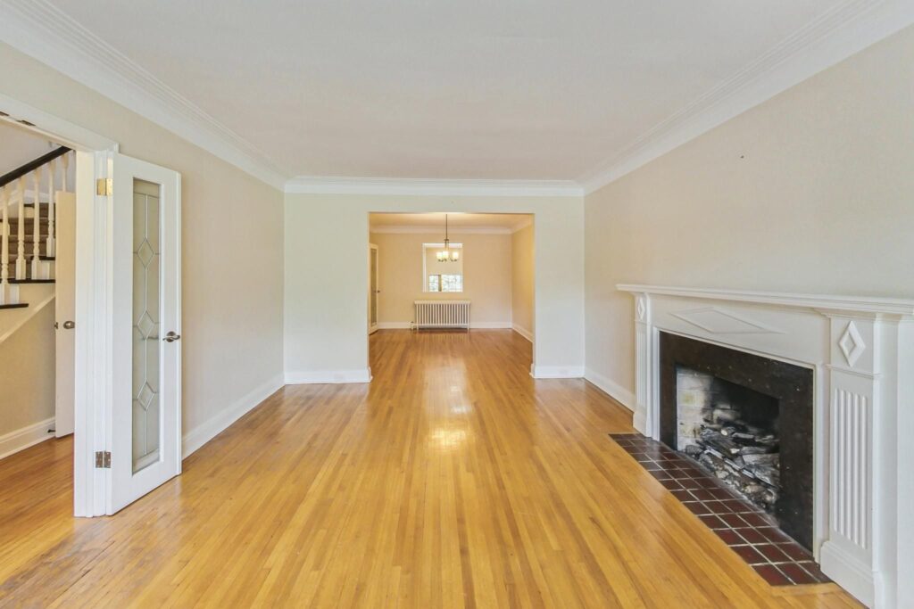 Photo of 2 Divadale Dr