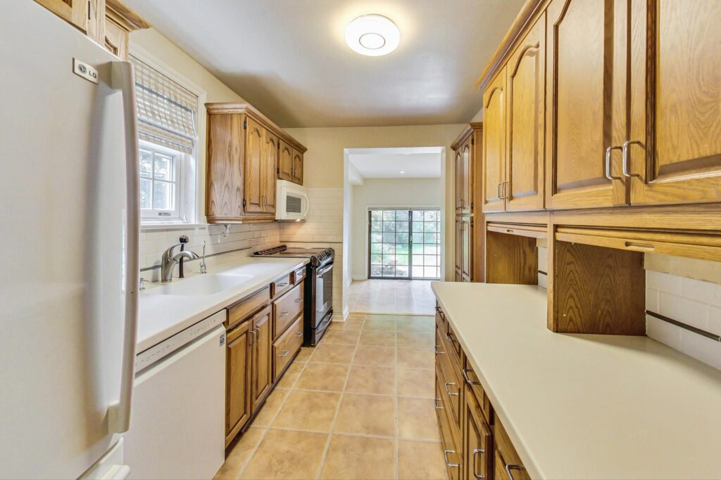Photo of 2 Divadale Dr