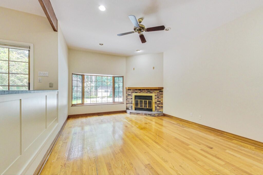 Photo of 2 Divadale Dr