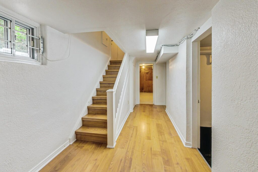 Photo of 2 Divadale Dr