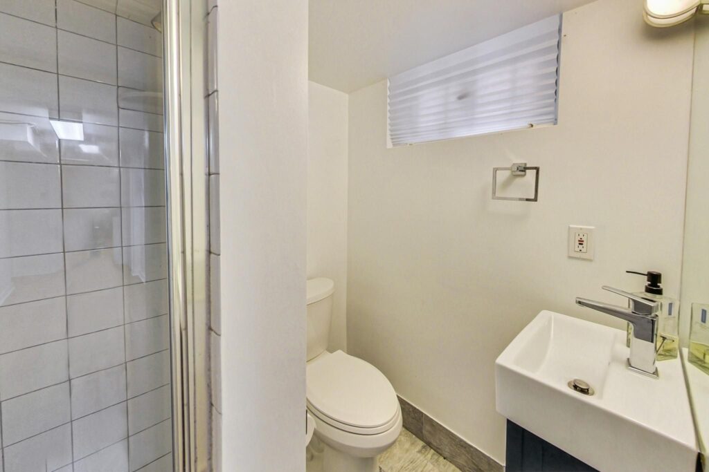 Photo of 2 Divadale Dr