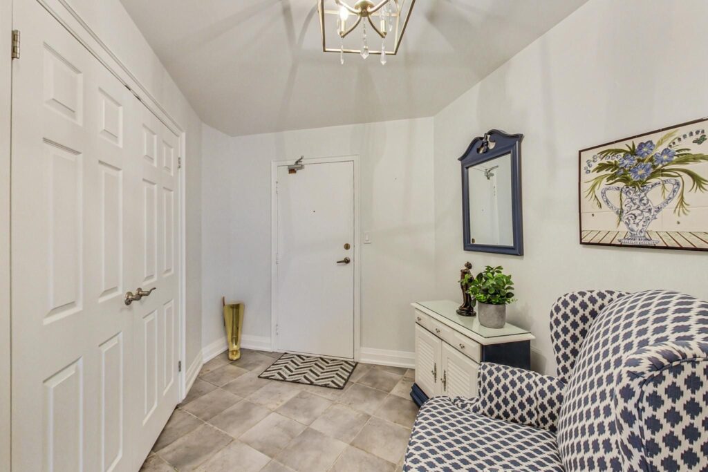 Photo of 2000 Islington Avenue, Unit 909