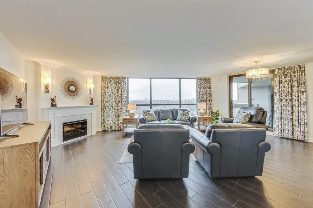 Photo of 2000 Islington Avenue, Unit 909