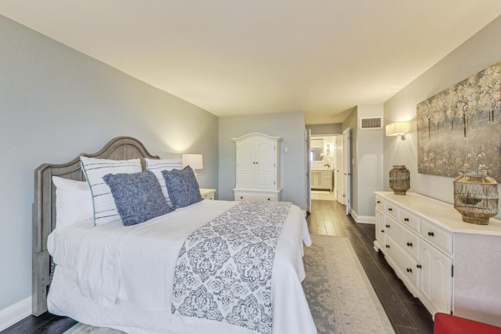 Photo of 2000 Islington Avenue, Unit 909