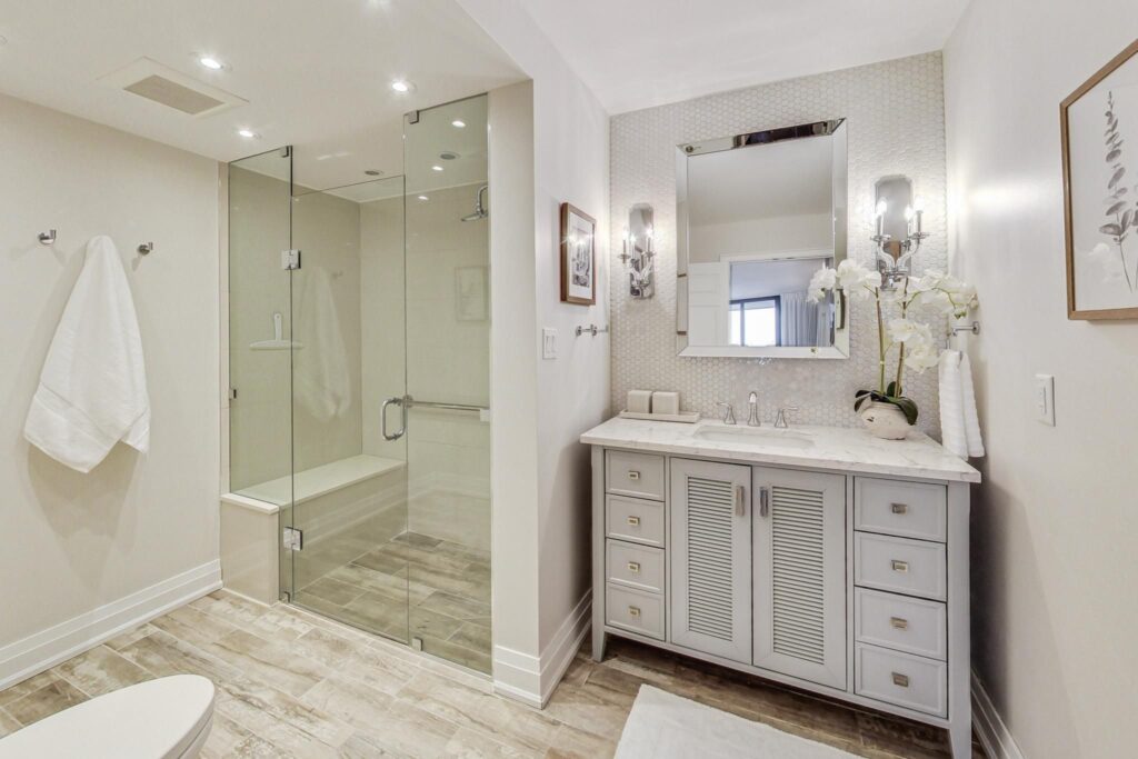Photo of 2000 Islington Avenue, Unit 909