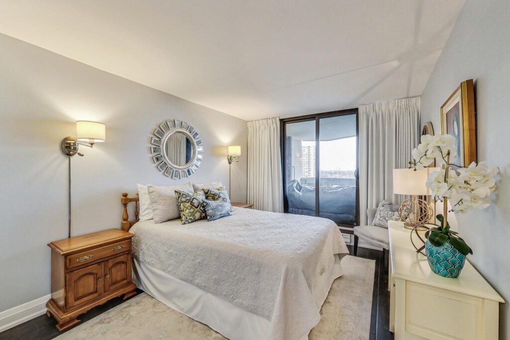 Photo of 2000 Islington Avenue, Unit 909