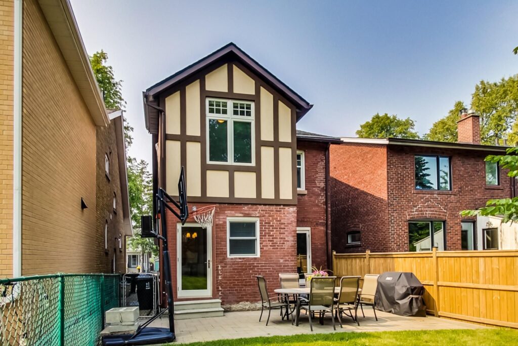 Photo of 223 Belsize Dr