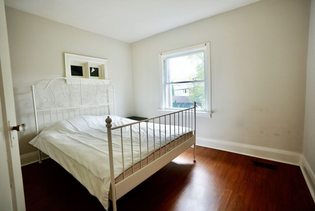 Photo of 245 Manor Road East