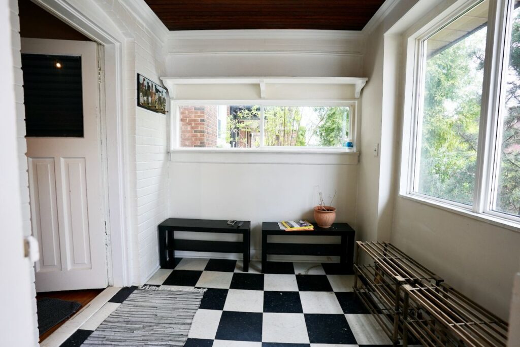 Photo of 245 Manor Road East