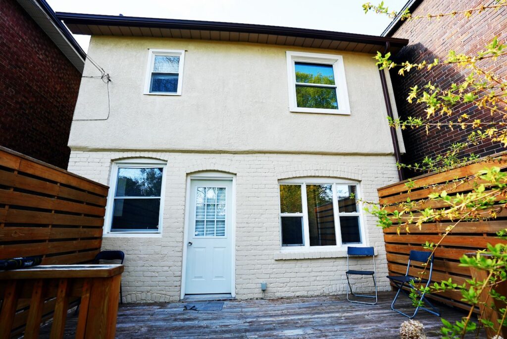 Photo of 245 Manor Road East