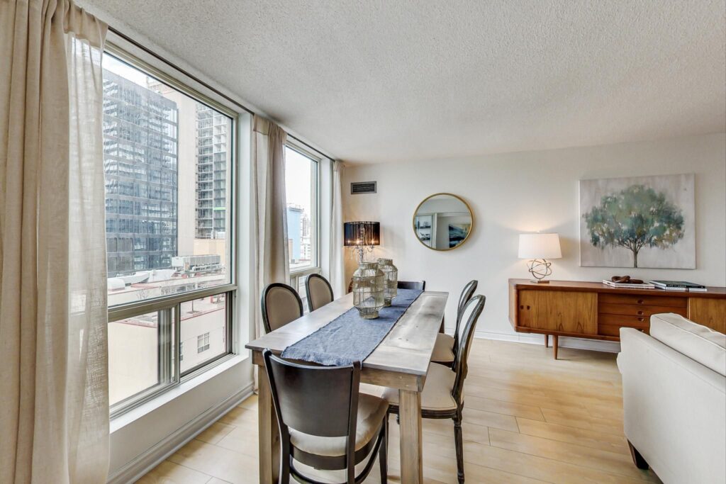 Photo of 25 Grenville Street Suite 1908