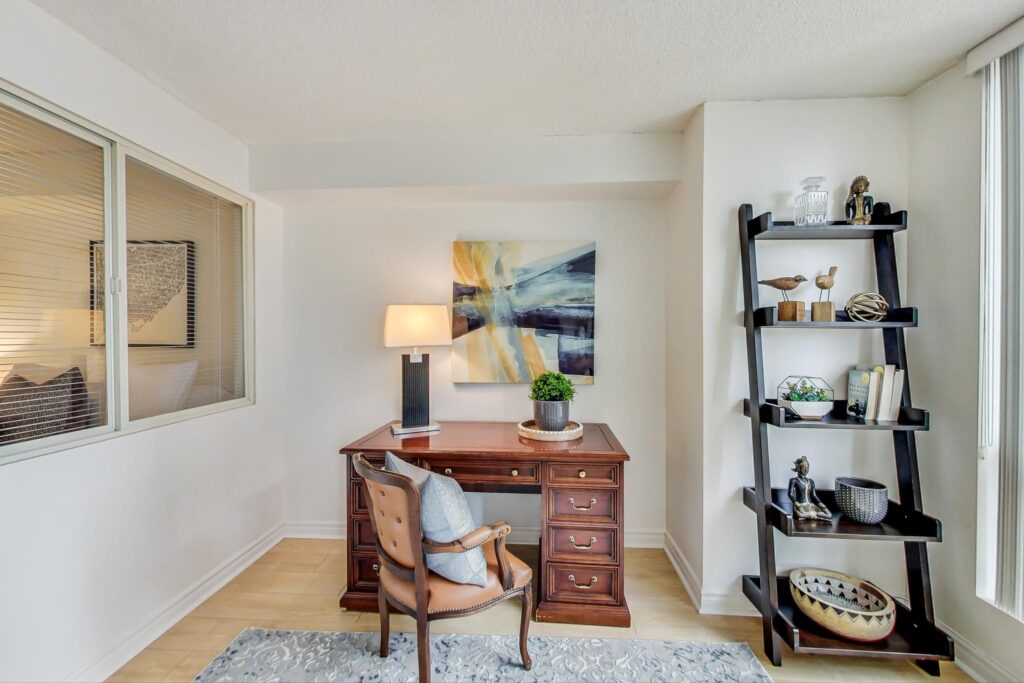 Photo of 25 Grenville Street Suite 1908
