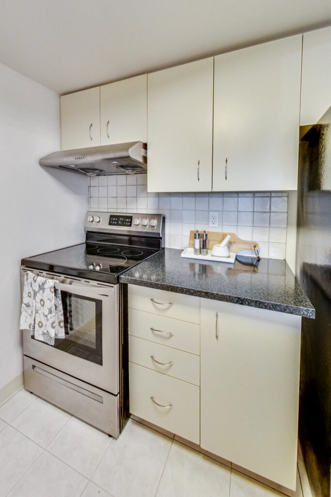 Photo of 25 Grenville Street Suite 1908