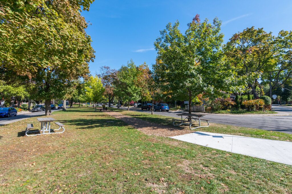 Photo of 251 Belsize Drive