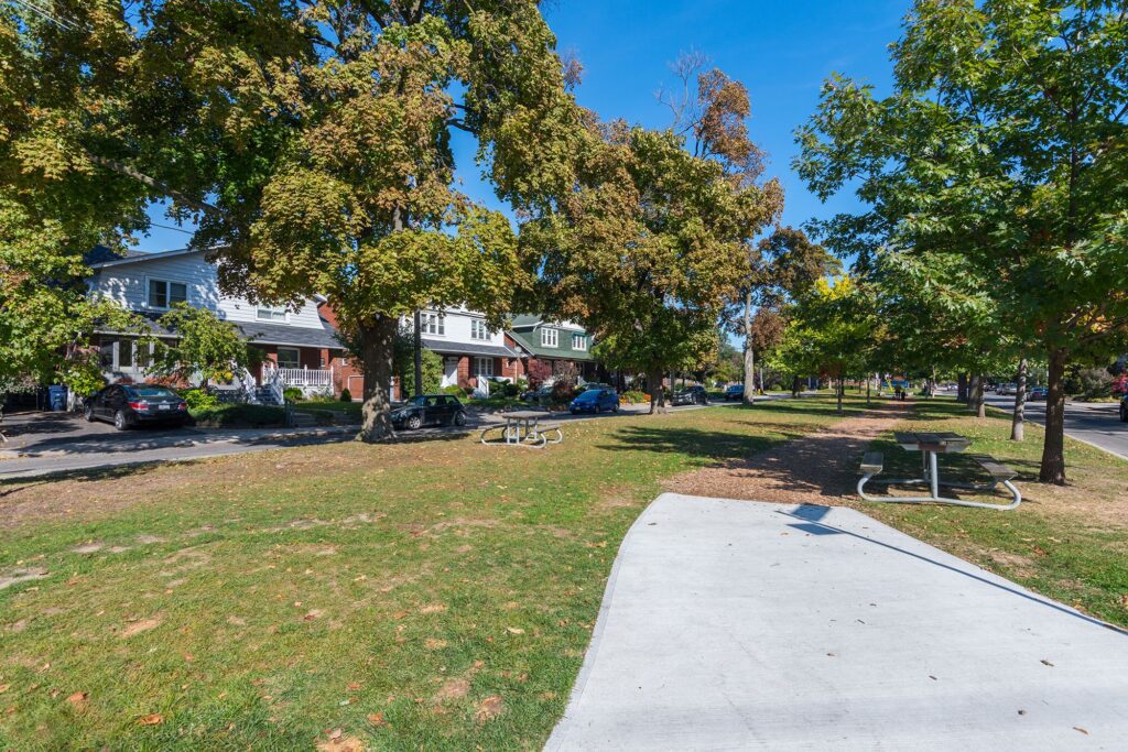 Photo of 251 Belsize Drive