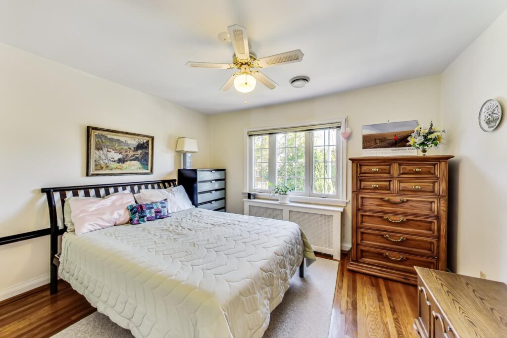 Photo of 26 Tanager Avenue