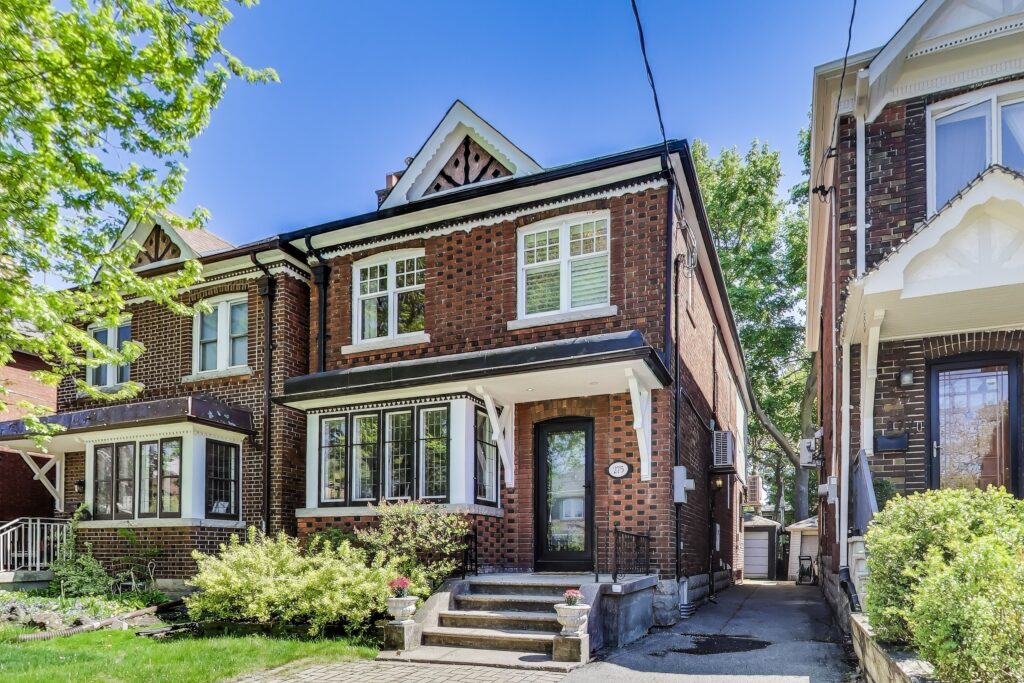 Photo of 275 Fairlawn Avenue