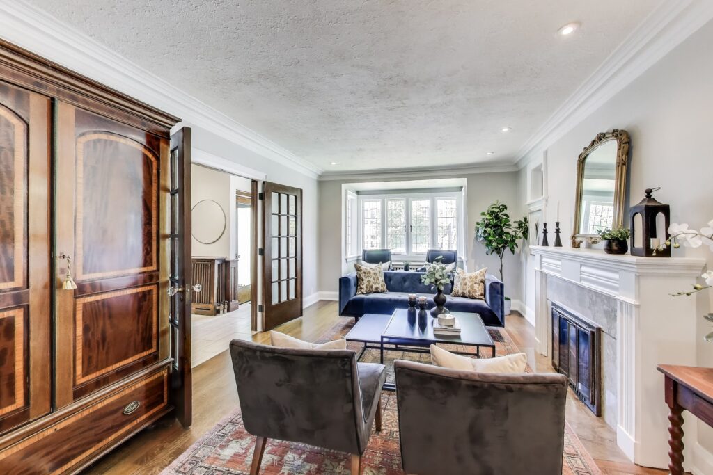 Photo of 275 Fairlawn Avenue