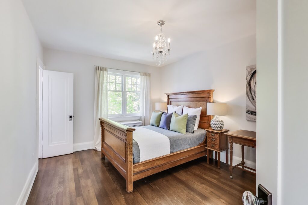Photo of 275 Fairlawn Avenue