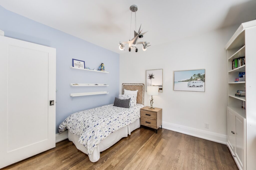 Photo of 275 Fairlawn Avenue