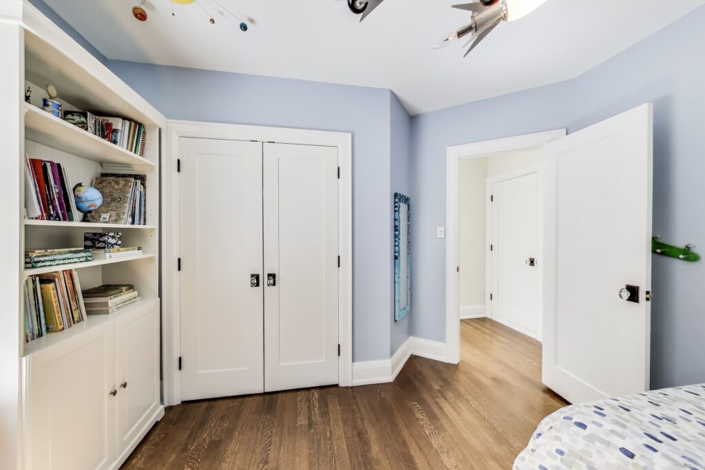 Photo of 275 Fairlawn Avenue