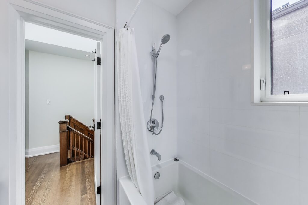 Photo of 275 Fairlawn Avenue