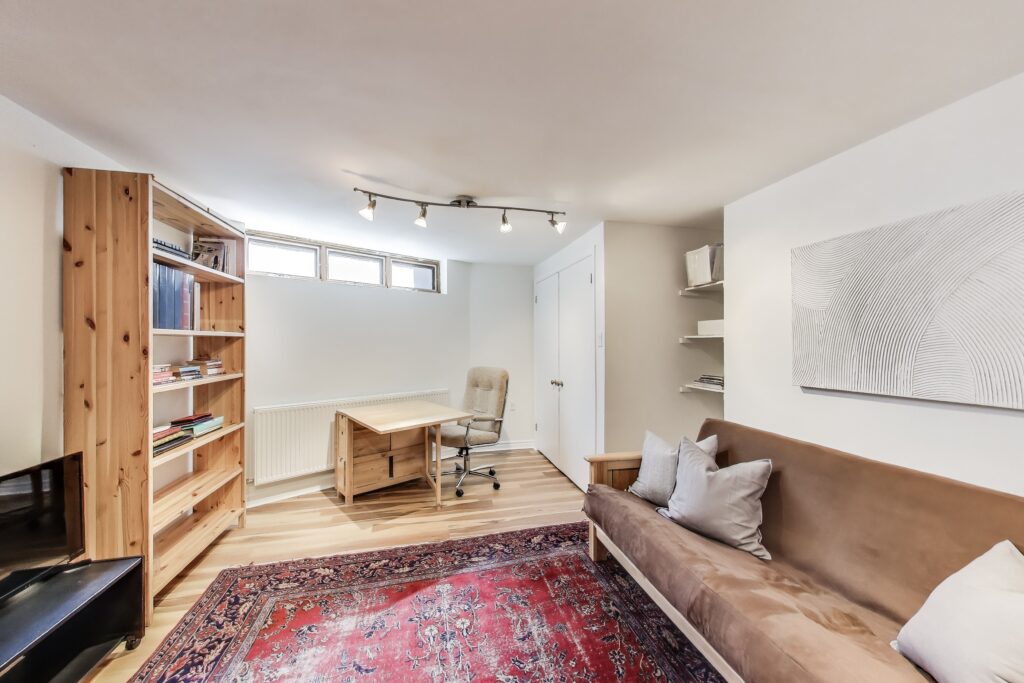 Photo of 275 Fairlawn Avenue