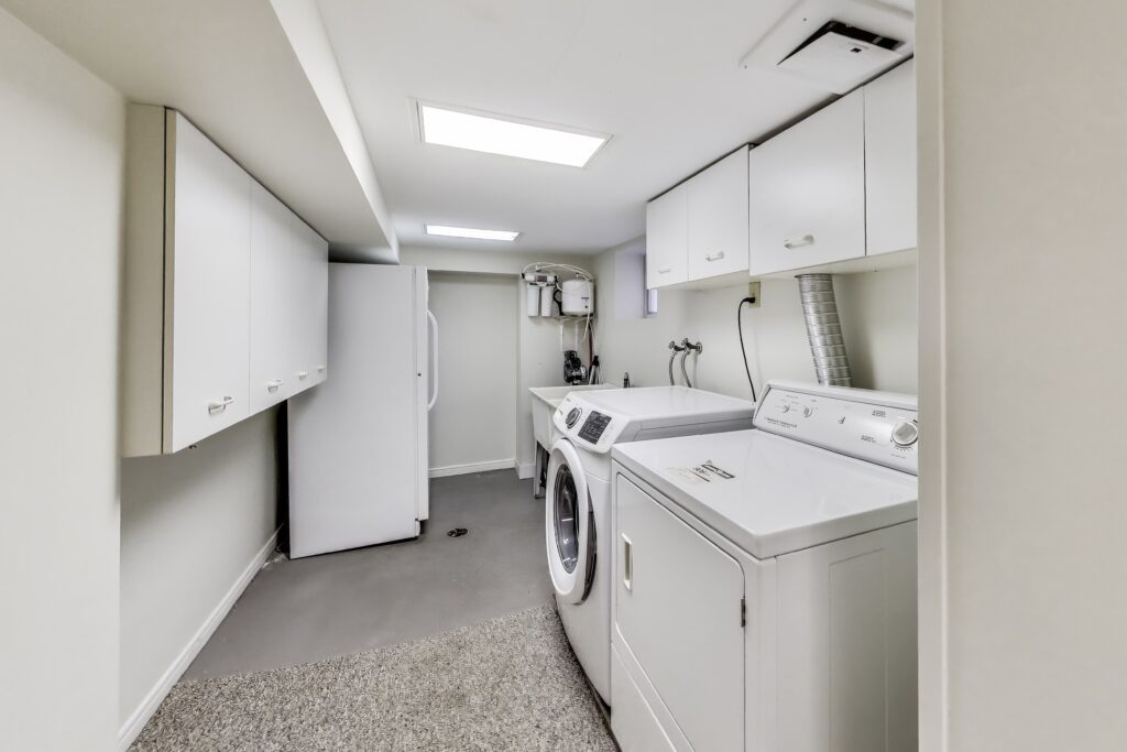 Photo of 275 Fairlawn Avenue