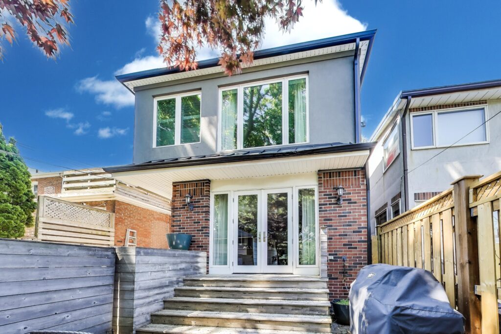 Photo of 275 Fairlawn Avenue