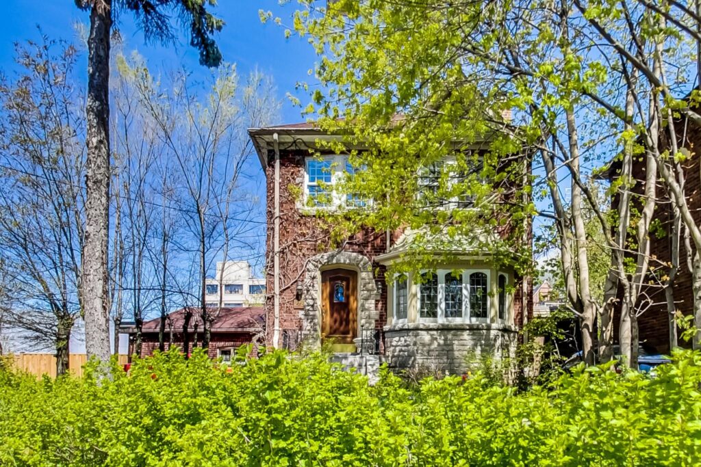 Photo of 278 Chaplin Crescent