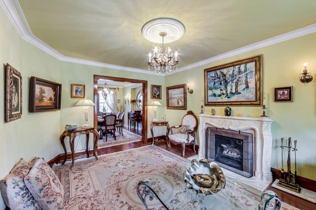 Photo of 278 Chaplin Crescent