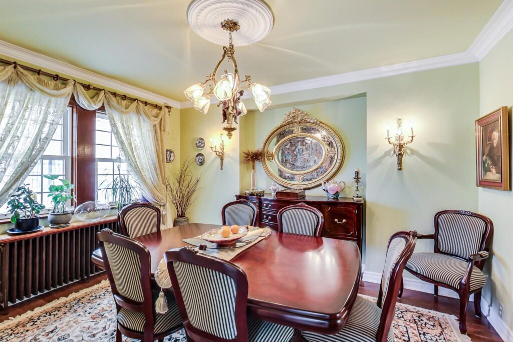 Photo of 278 Chaplin Crescent