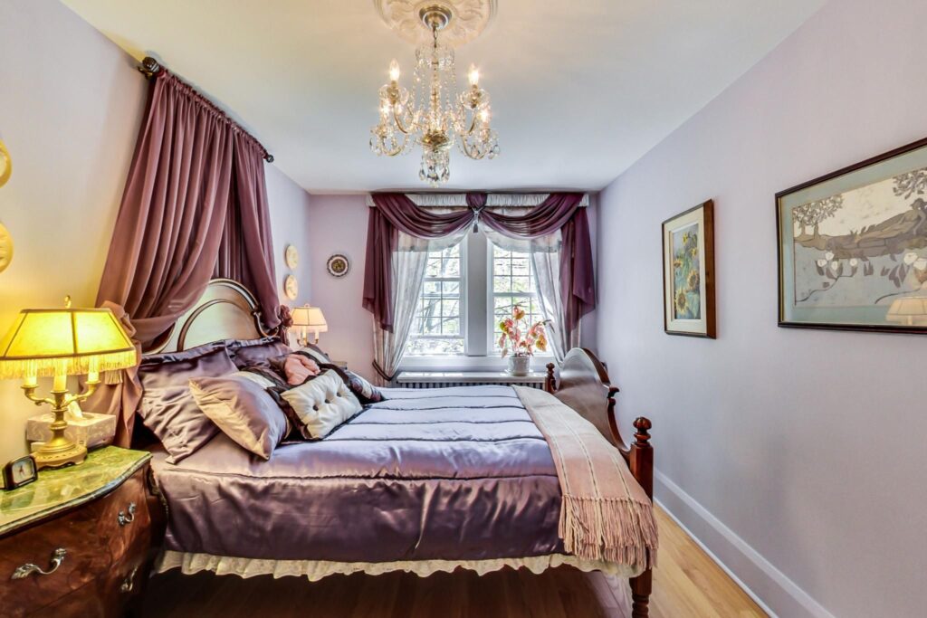 Photo of 278 Chaplin Crescent