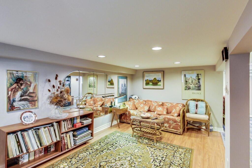 Photo of 278 Chaplin Crescent