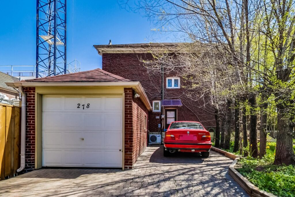 Photo of 278 Chaplin Crescent