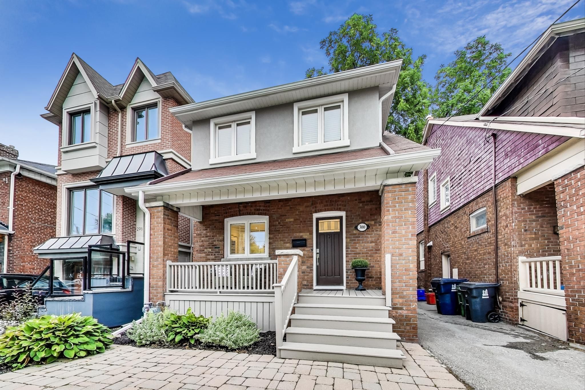 Photo of 300 Manor Road East