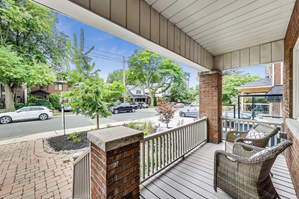 Photo of 300 Manor Road East
