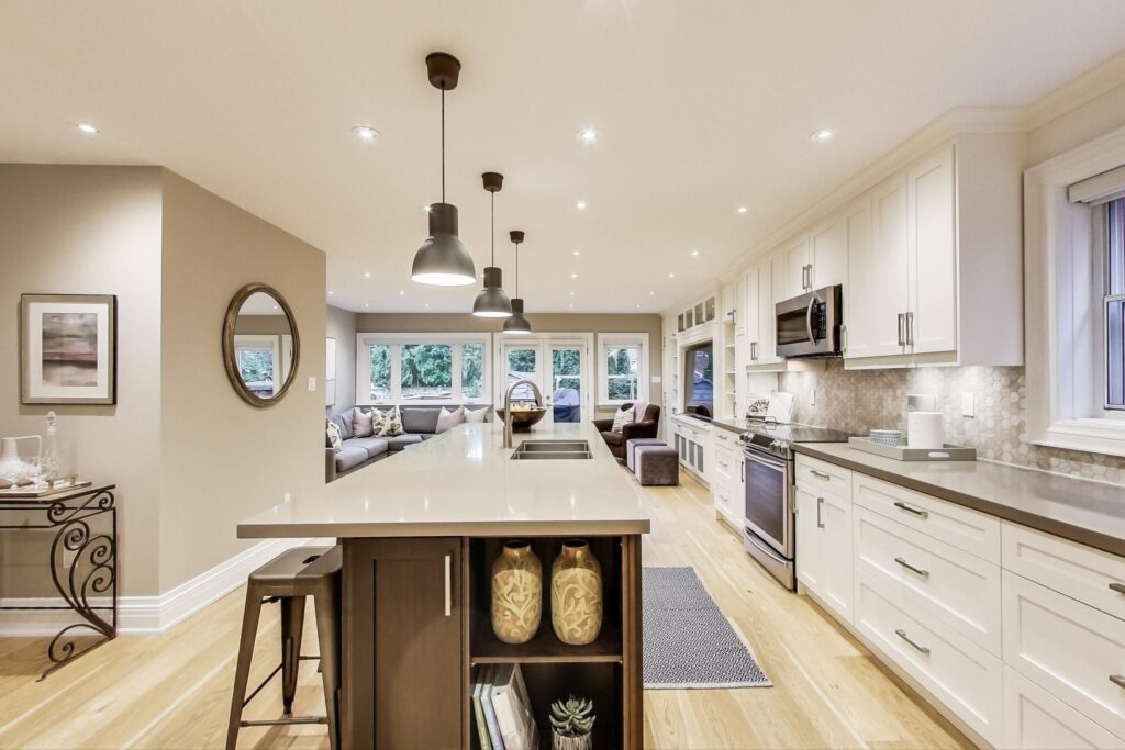 Photo of 300 Manor Road East