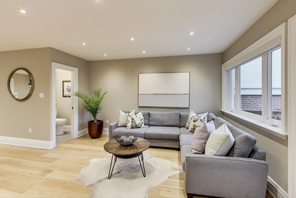 Photo of 300 Manor Road East