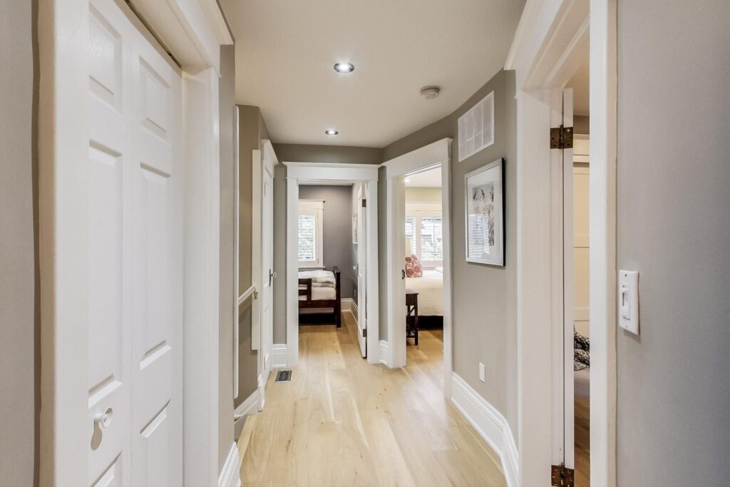 Photo of 300 Manor Road East
