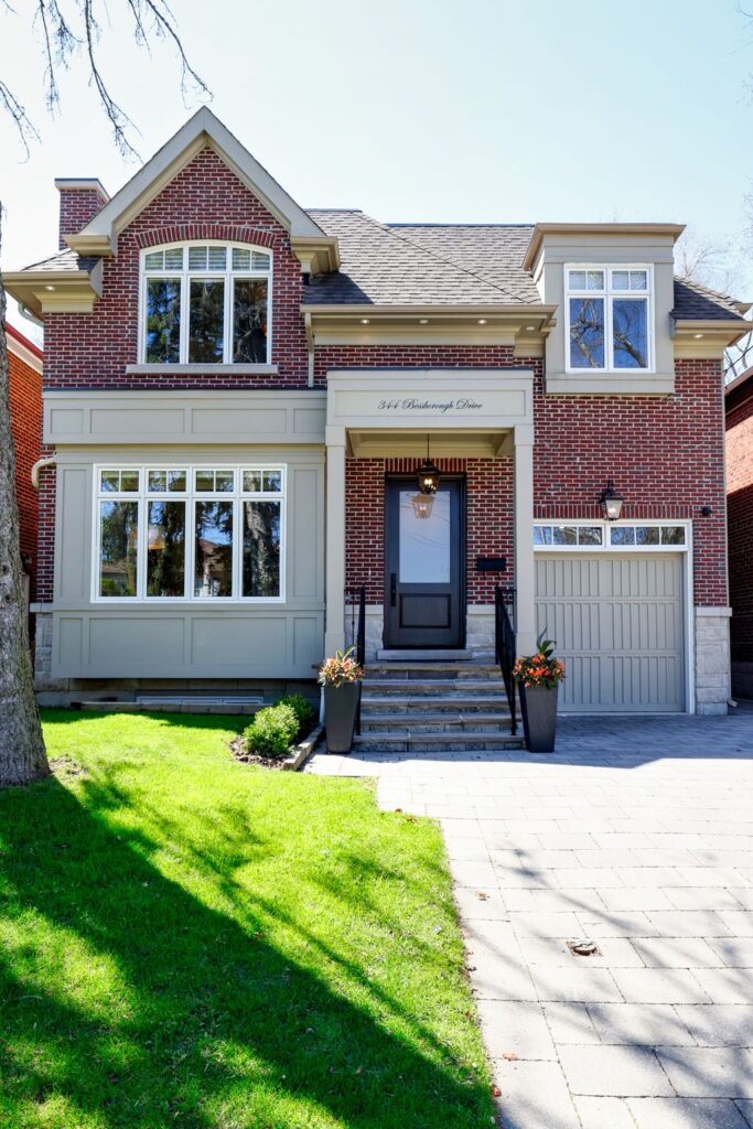 Photo of 344 Bessborough Dr