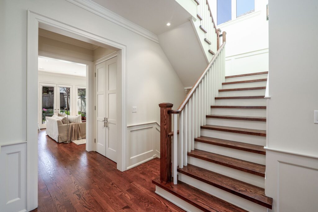 Photo of 344 Bessborough Dr