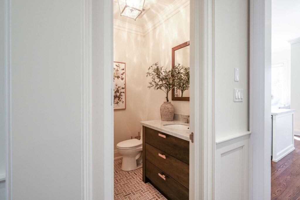 Photo of 344 Bessborough Dr
