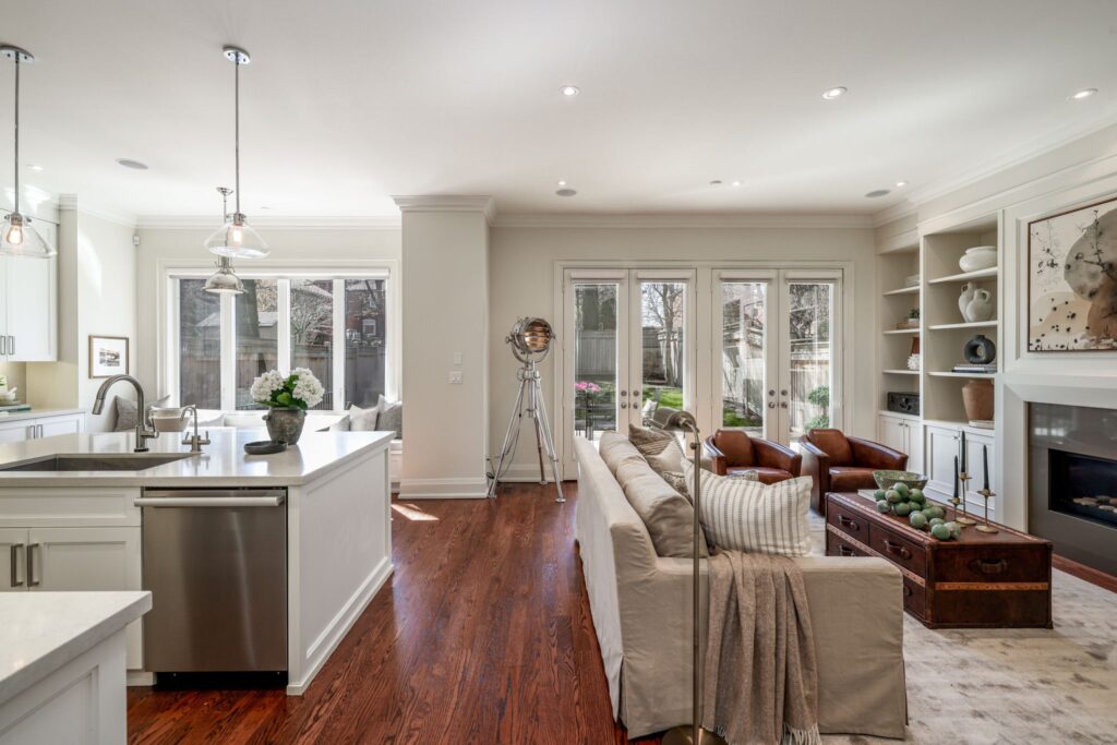 Photo of 344 Bessborough Dr