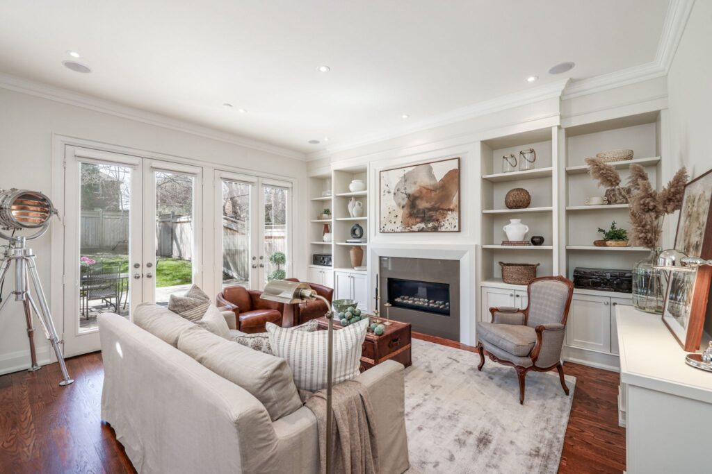Photo of 344 Bessborough Dr